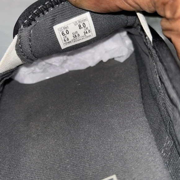 VANS Animal Print UltraCush Sneakers (Like New!) - Picture 4 of 8